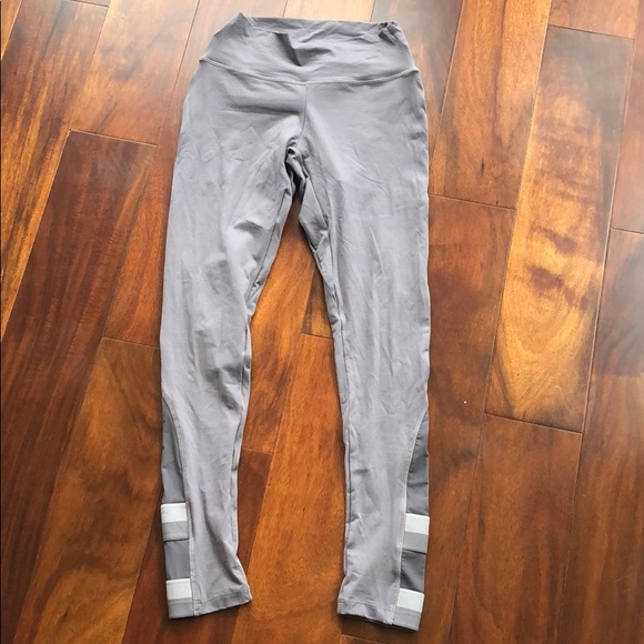 Gymshark leggings with some damage - Picture 1 of 2